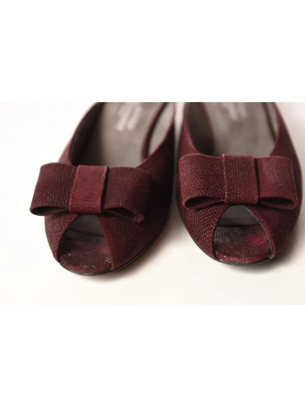 Stuart Weitzman for Russell & Bromley Candy Burgundy Peep Toe Wedges Size 6 - Picture 8 of 10